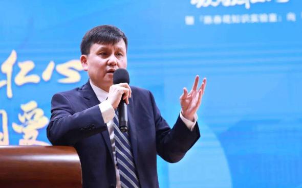 中国足协聘请马昕、张文宏、王惠英等担任防疫专家